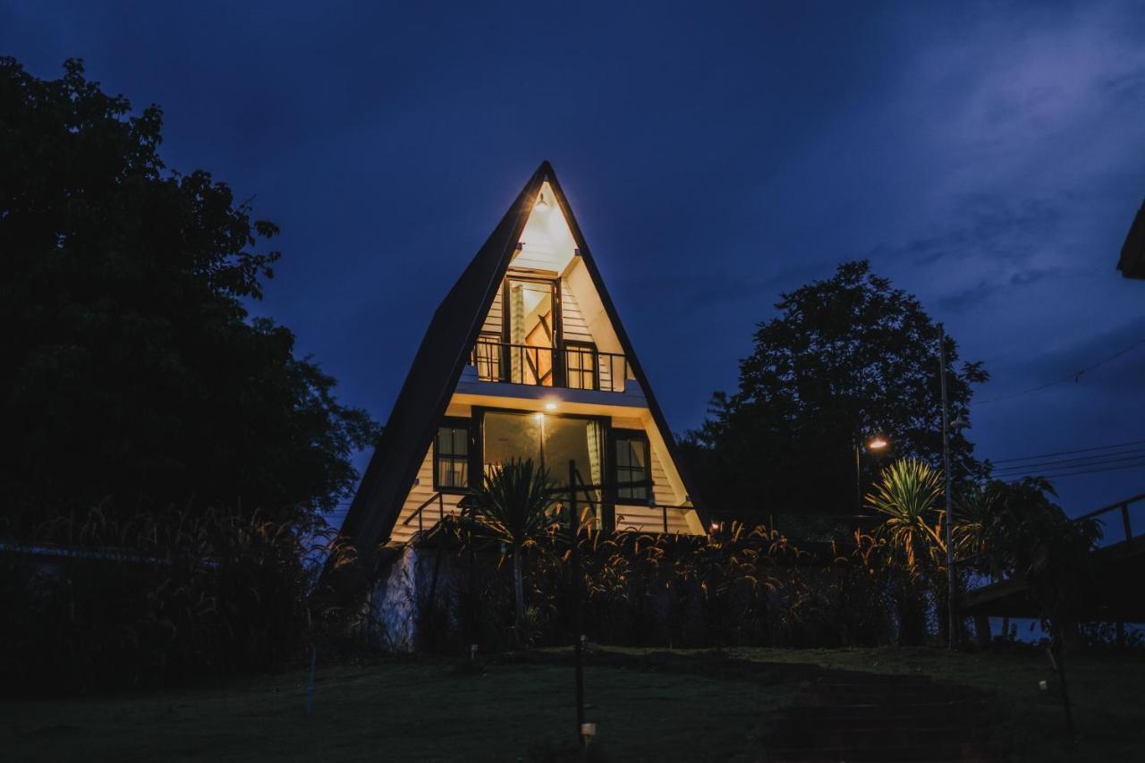 Nang Non Camping Ville นางนอนแค้มป์ปิ้งวิลล์ Mae Sai Bagian luar foto